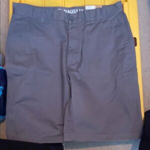 Magellan Outdoors Men's Gray Shorts